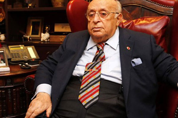 Süleyman Demirel&#039;den Bahçeli&#039;ye Köşk için 2 isim önerisi