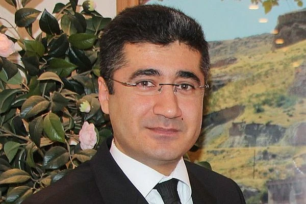 Olumsuz hava koşulları seçimi erteletti