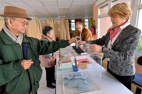 Fransa’da ilk turun galibi, sağ parti