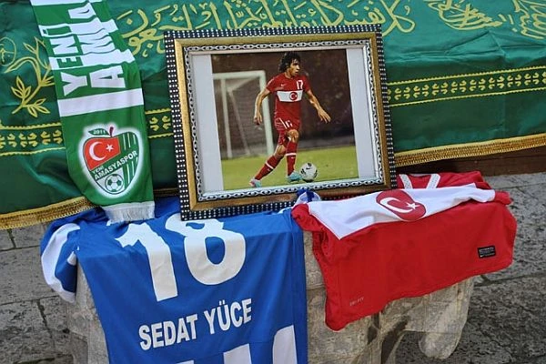 Milli Futbolcu, son yolculuğuna uğurlandı