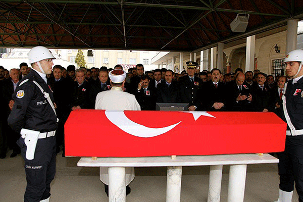 Şehit polis memuru son yolculuğuna uğurlandı