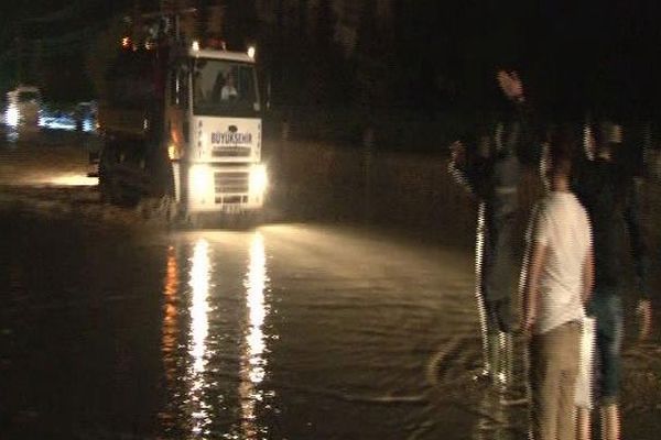 Ankara'da felaket! Çok sayıda kişi sele kapıldı