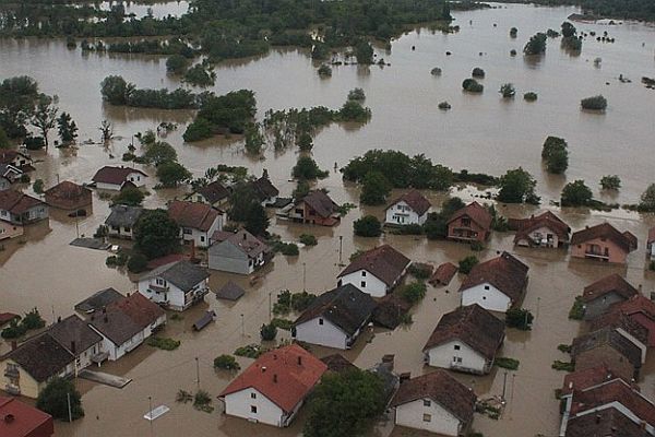 Bosna Hersek&#039;te tehlike devam ediyor