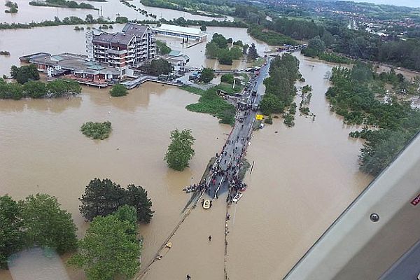 Bosna&#039;daki felaketin 3 günlük zararı 4 yıllık bütçeyi aştı