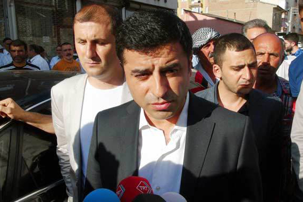 Selahattin Demirtaş iki acıyı birden yaşadı