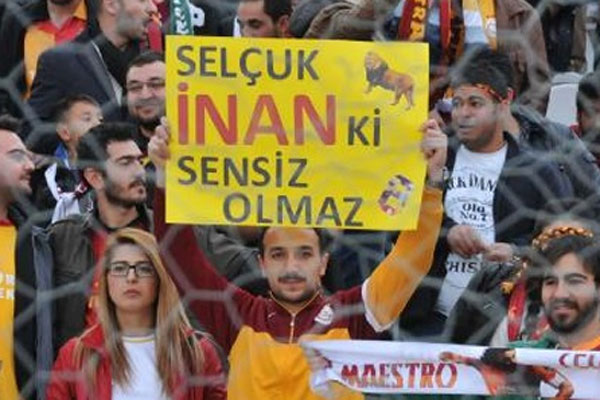 Galatasaray taraftarı Selçuk İnan&#039;a sahip çıktı