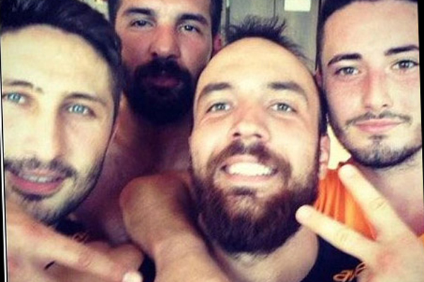 Galatasaray&#039;da kadro dışı selfie&#039;si!