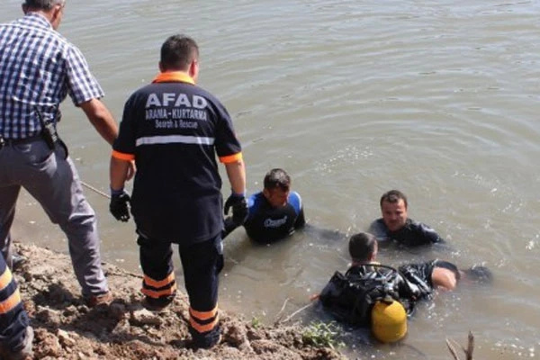 Serinlemek için girdiği Yeşilırmak'ta boğuldu