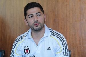 Beşiktaşlı futbolcu Almanya&#039;da bıçaklandı