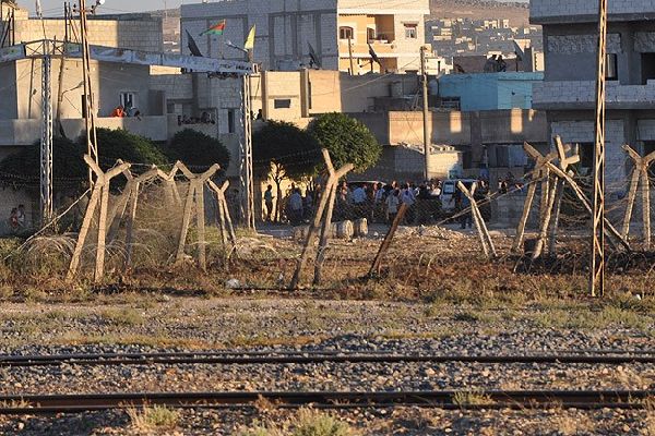 Mürşitpınar Sınır Kapısı geçici olarak açıldı