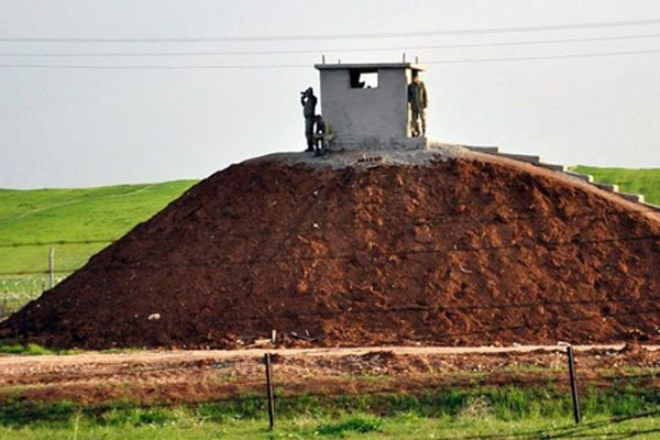 Sınırda namlular Suriye&#039;ye çevrildi