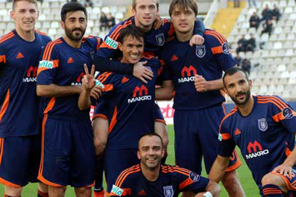 Sivasspor, İstanbul Başakşehir&#039;e 2-0 mağlup oldu