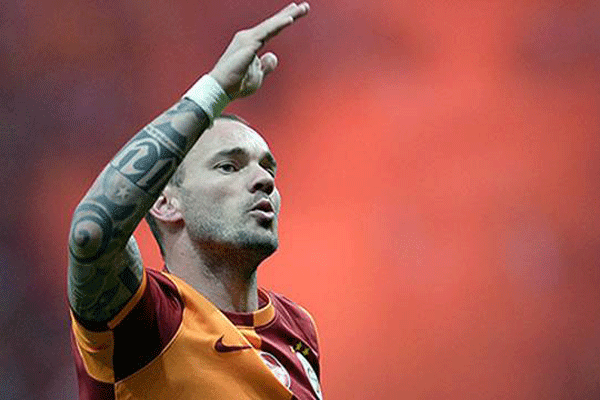 Sneijder&#039;den taraftara mesaj