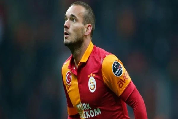 Galatasaray Sneijder‘in bonservisini belirledi