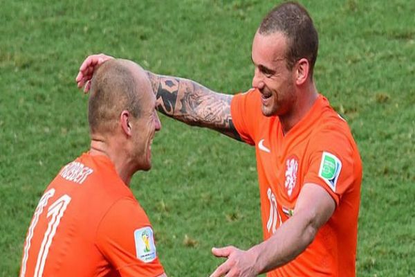 Robben ve Sneijder FIFA’lık oldu