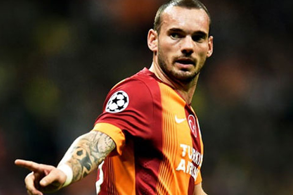 Galatasaray&#039;a kötü haber, Sneijder serbest kalıyor