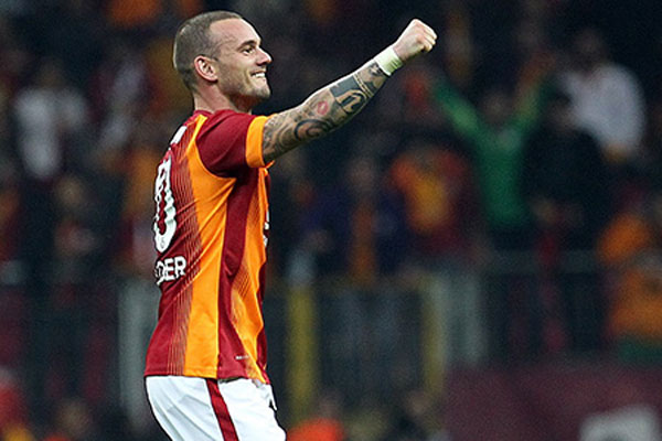 Sneijder&#039;den Galatasaray için büyük fedakarlık