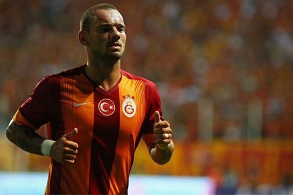 Sneijder Ocak&#039;ta imzayı atıyor iddiası