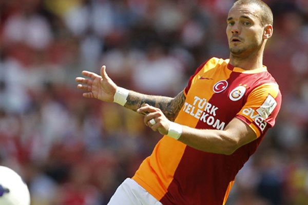 Aysal&#039;dan Sneijder&#039;e ek ücret