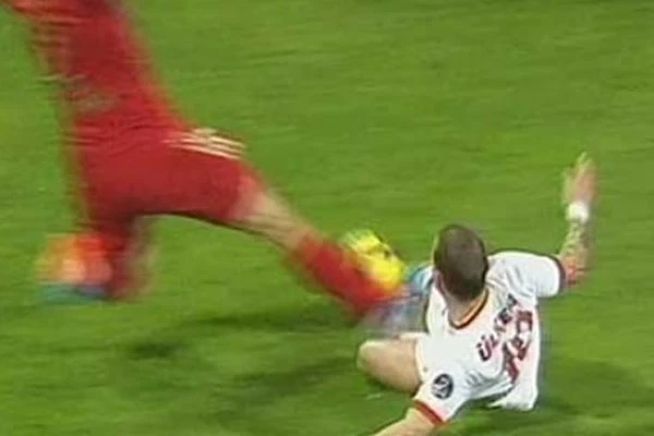 Wesley Sneijder ucuz kurtuldu