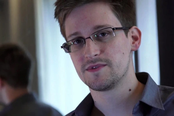 Snowden çalışma arkadaşının şifresini kullanmış