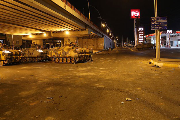 Diyarbakır&#039;da sokağa çıkma yasağı uzatıldı