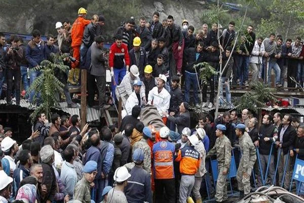 Ekipler, 2 gündür girilemeyen galerilere ulaşmak üzere