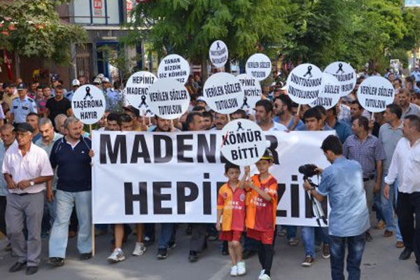 Soma&#039;da işçiler maden için yürüdü