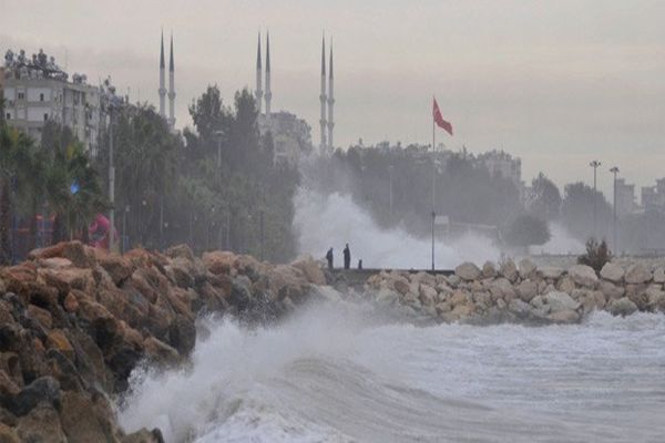 İzmir Valiliği&#039;nden sel ve su baskınları uyarısı