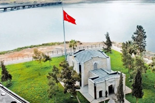'IŞİD Süleyman Şah Türbesi'ni kuşattı'
