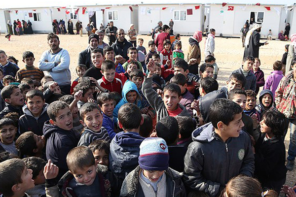 İHH&#039;dan Suriye&#039;de 10 bin kişilik kamp
