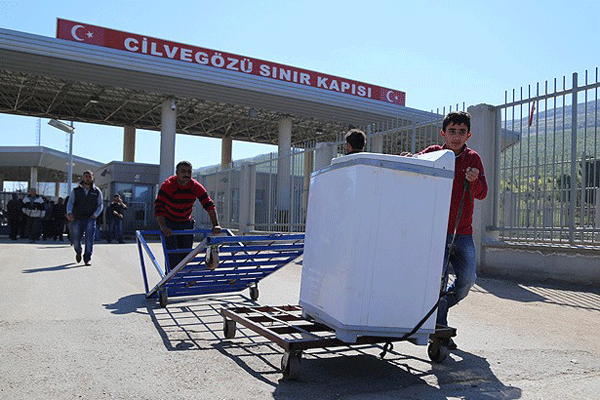 Suriyelilerin Türkiye&#039;ye gelişi sürüyor