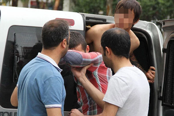 Kız öğrencileri taciz iddiasıyla tutuklandı