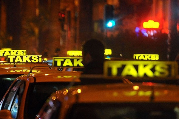 İstanbul&#039;da taksi ücretlerine zam geldi