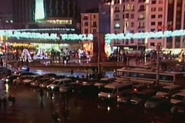 Taksim'de yılbaşı için güvenlik arttırıldı
