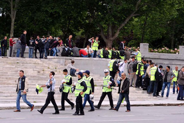 Taksim karıştı, polis müdahalesi başladı