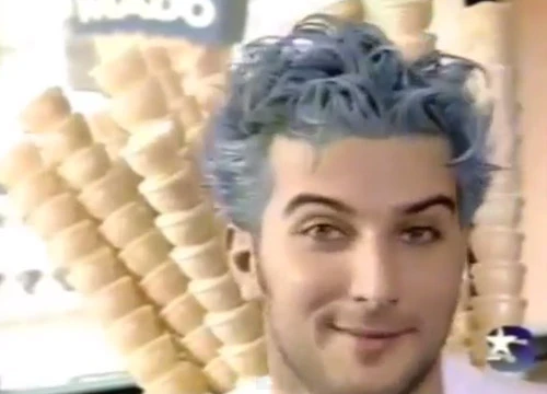 Tarkan'ın yıllar önceki hali çok şaşırtı