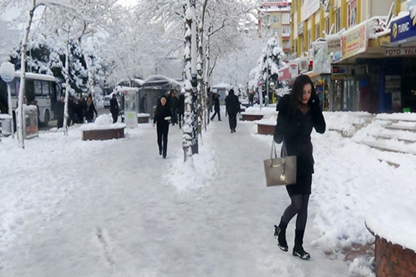 Isparta&#039;da eğitime kar engeli