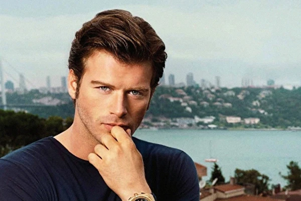 Kıvanç Tatlıtuğ'dan hayranlarına kötü haber