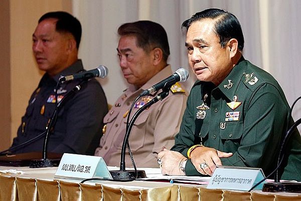 Tayland’da ordu komutanı kendisini başbakan ilan etti