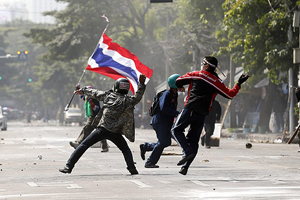 Tayland&#039;daki gösterilerde kan döküldü