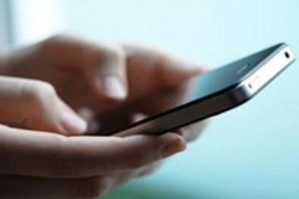 İngiliz turist telefonuna gelen mesajla neye uğradığını şaşırdı!