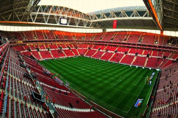 Galatasaray&#039;a TT Arena şoku!