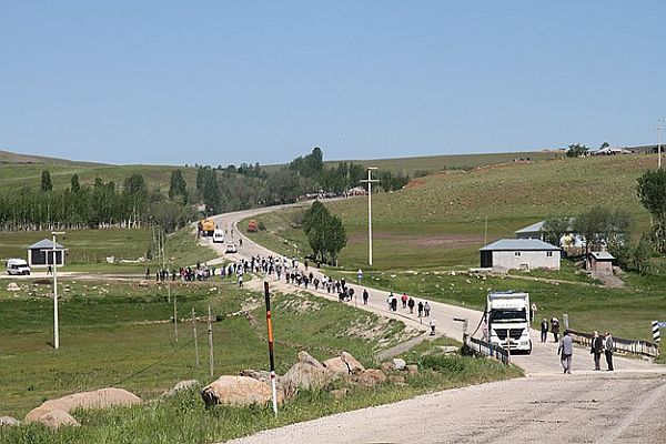 Teröristlerin yol kesmesine ilişkin soruşturmada 3 gözaltı