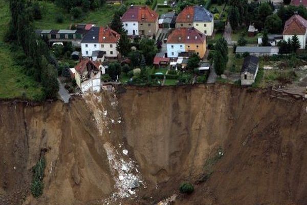 Tayland&#039;da toprak çökmesi, 11 ölü