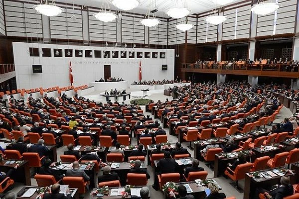'Torba tasarı'da 12 madde kabul edildi