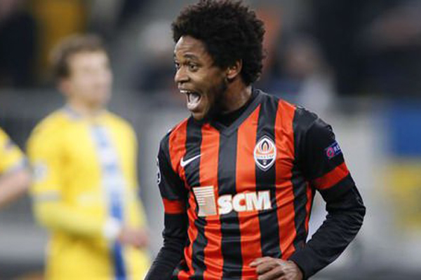 Fenerbahçe Luiz Adriano&#039;yu resmen istedi!