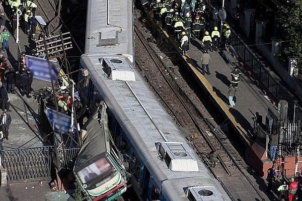 Hindistanda feci tren kazası, 18 ölü 80 yaralı