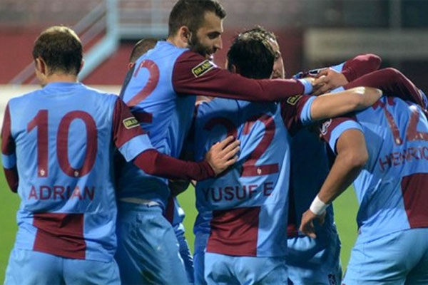 Trabzonspor kendi evinde Gaziantepspor'u 2-1'le geçti