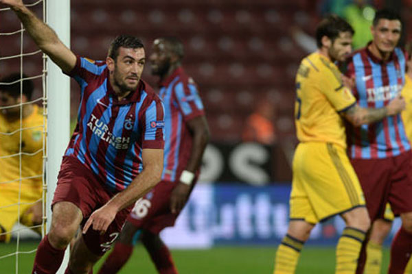 Trabzonspor, Metalist Kharkiv&#039;u ezdi geçti